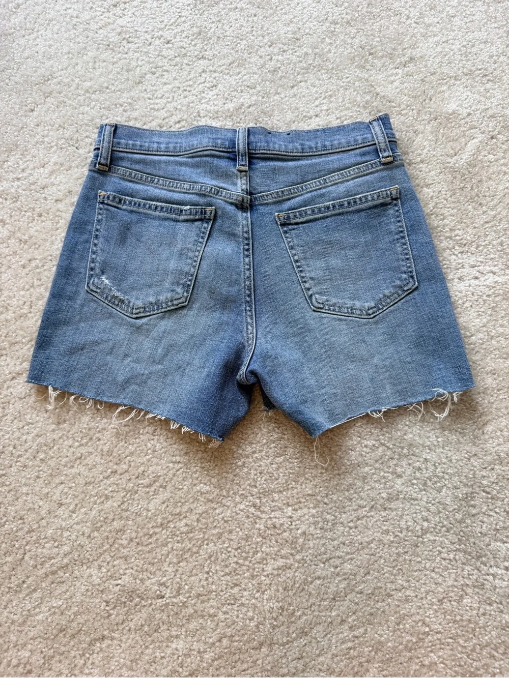 GAP High Rise Button Fly Denim Shorts Womens 26 2R 4” Distressed Raw Hem